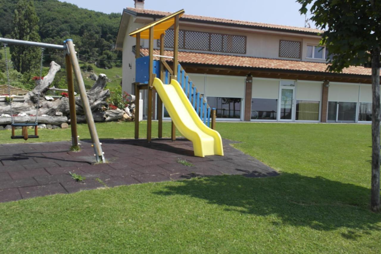 Agriturismo Fattoria Monte Baldo Vista Lago Caprino Veronese Exterior foto