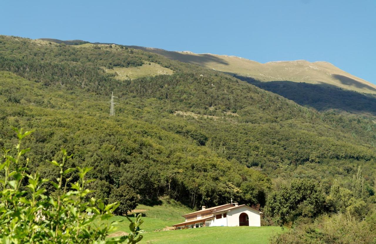 Agriturismo Fattoria Monte Baldo Vista Lago Caprino Veronese Exterior foto