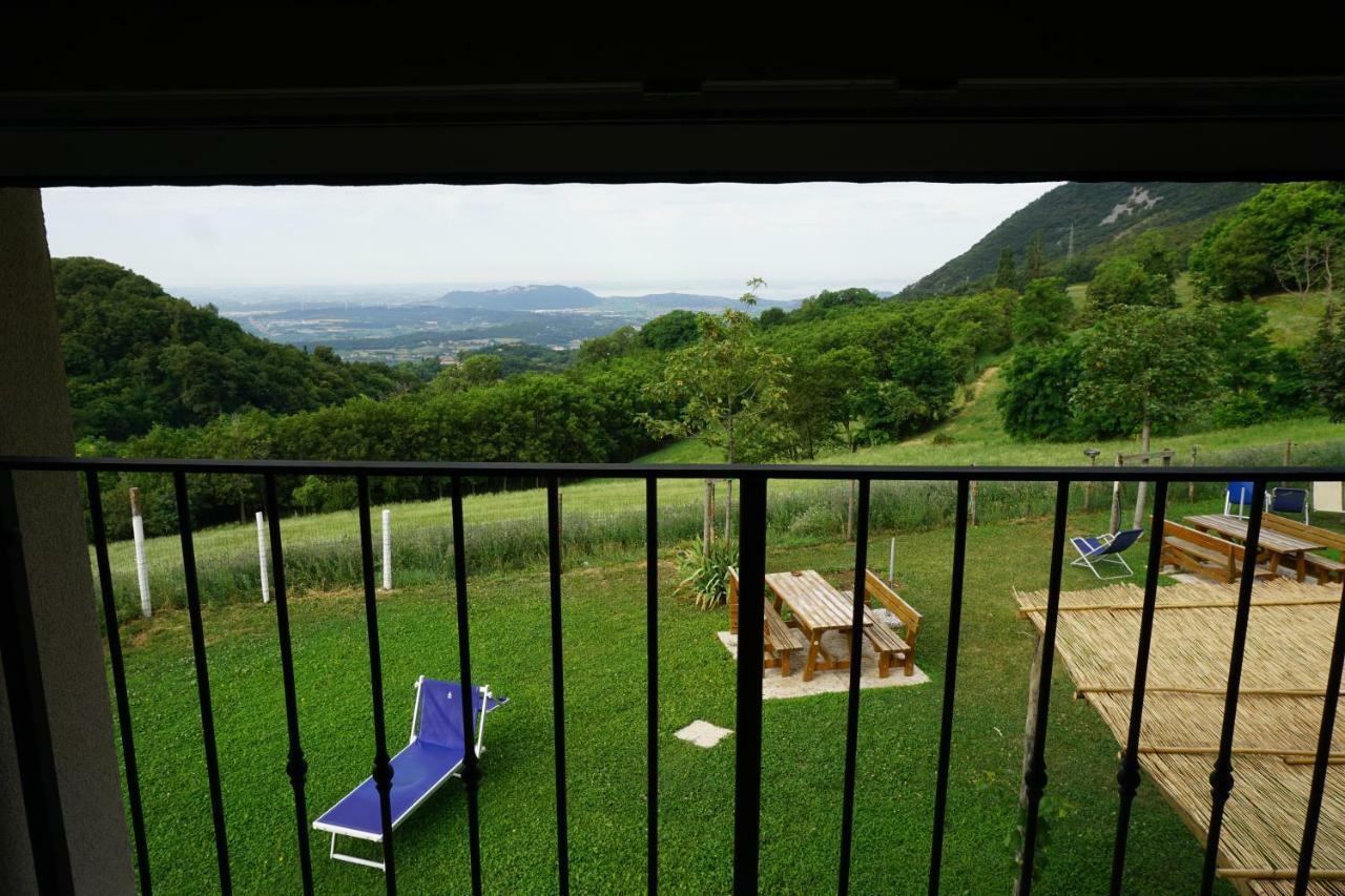 Agriturismo Fattoria Monte Baldo Vista Lago Caprino Veronese Exterior foto