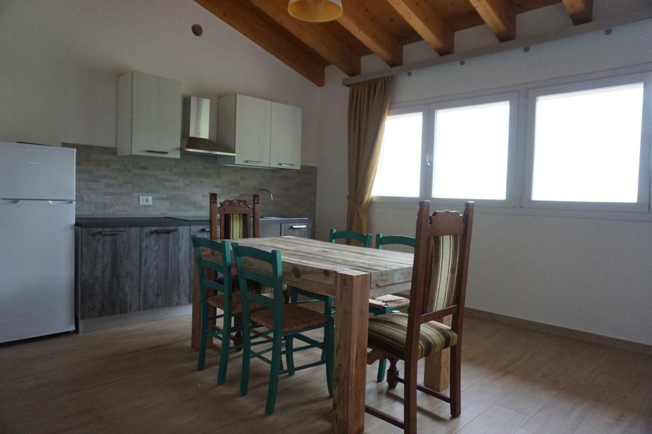 Agriturismo Fattoria Monte Baldo Vista Lago Caprino Veronese Exterior foto